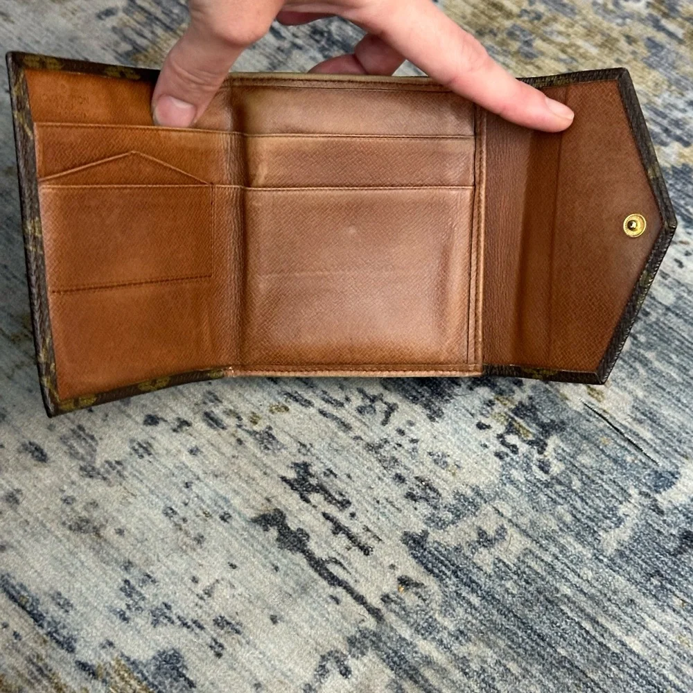 Louis Vuitton Monogram Monnaie Double Snap Wallet - Picture 4 of 16